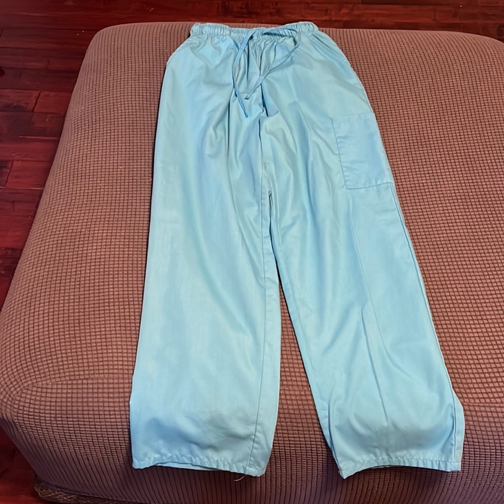 Samantha Mara medium teal scrub pants